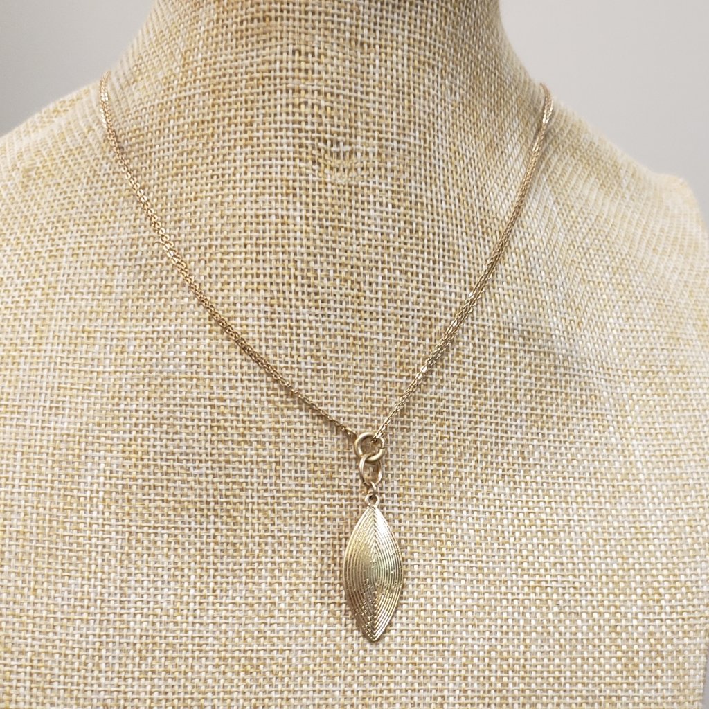 Sonoma, Nwt, Gold Tone Double Chain Front Clasp Teardrop Swirl Pendant Necklace